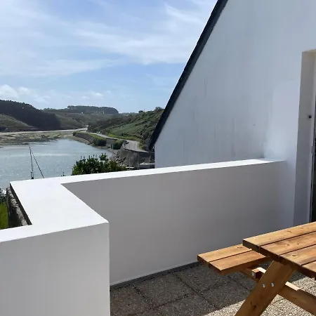Appartement T2 Vue Mer Sauzon Terrasse Et Parking Prives Exterior photo