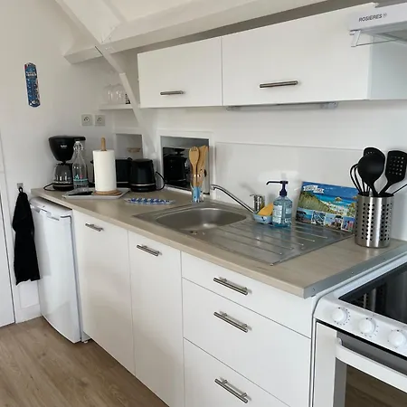 Appartement T2 Vue Mer Sauzon Terrasse Et Parking Prives Exterior photo